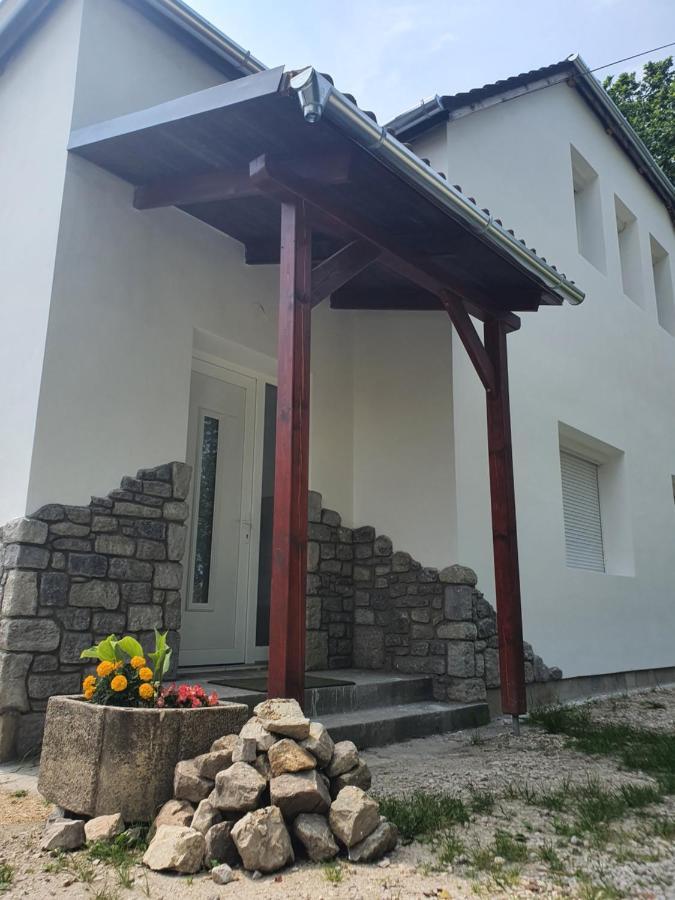 Sosto Apartman Székesfehérvár Exterior foto