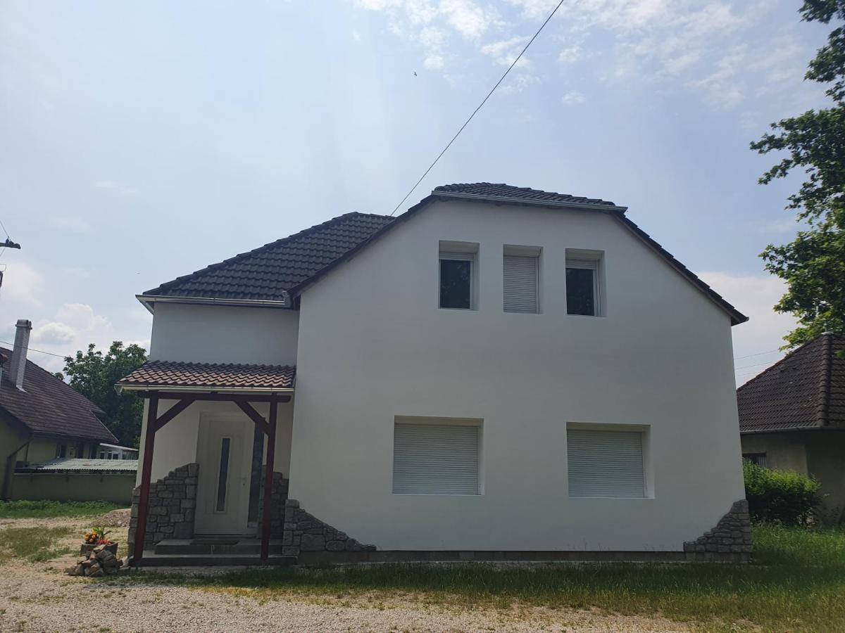 Sosto Apartman Székesfehérvár Exterior foto