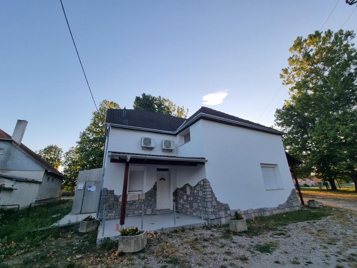 Sosto Apartman Székesfehérvár Exterior foto
